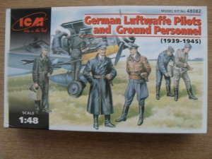 ICM 1/48 48082 WWII LUFTWAFFE PILOTS   GROUND PERSONNEL
